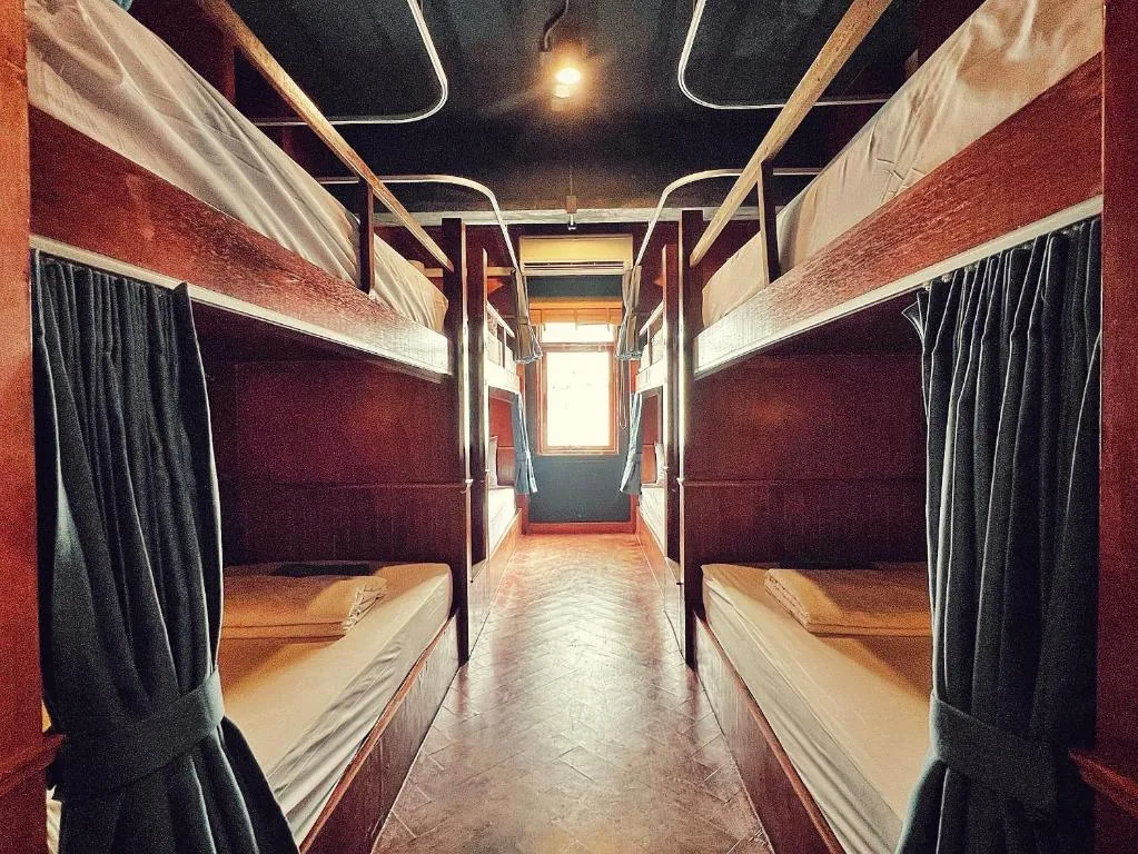 Bed in 8-Bed Mixed Dormitory Room — Suneta Hostel Chiangmai