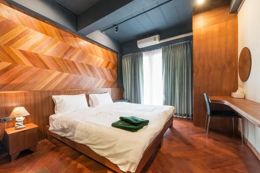 Double or Twin Room with Bathroom — Suneta Hostel Chiangmai