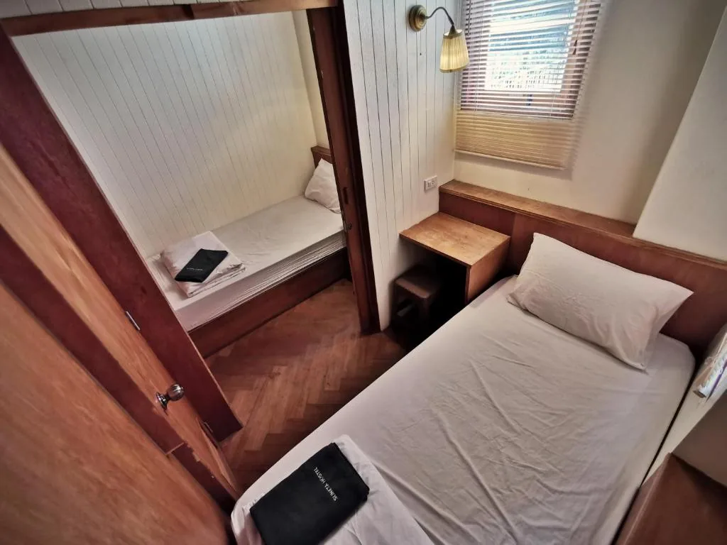 Twin Room with Shared Bathroom — Suneta Hostel Chiangmai